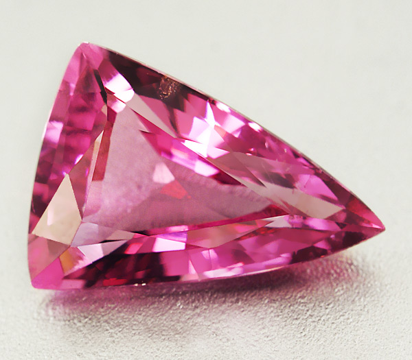 Пурпурно-розовая шпинель 2,17 карат