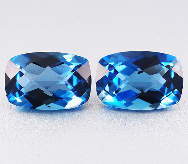 Пара топазов 9,04 карат