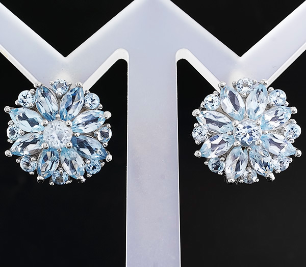 Серьги с голубыми топазами