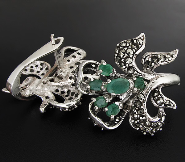 Эффектные серьги с изумрудами и марказитами Серебро 925