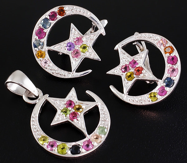 Прелестный комплект с разноцветными турмалинами