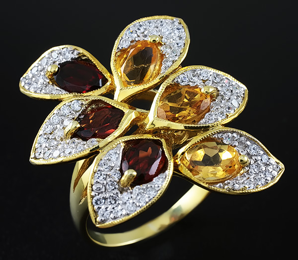 Оригинальное кольцо с цитринами и гранатами