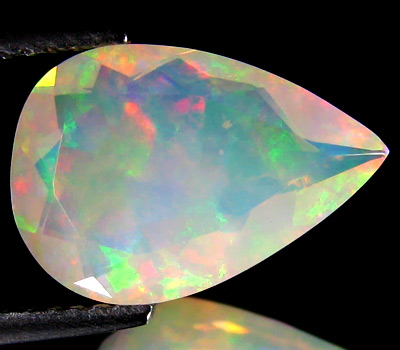 Ограненный эфиопский опал 2,3 карат