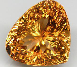 Империал топаз лазерной огранки 13,22 карат 