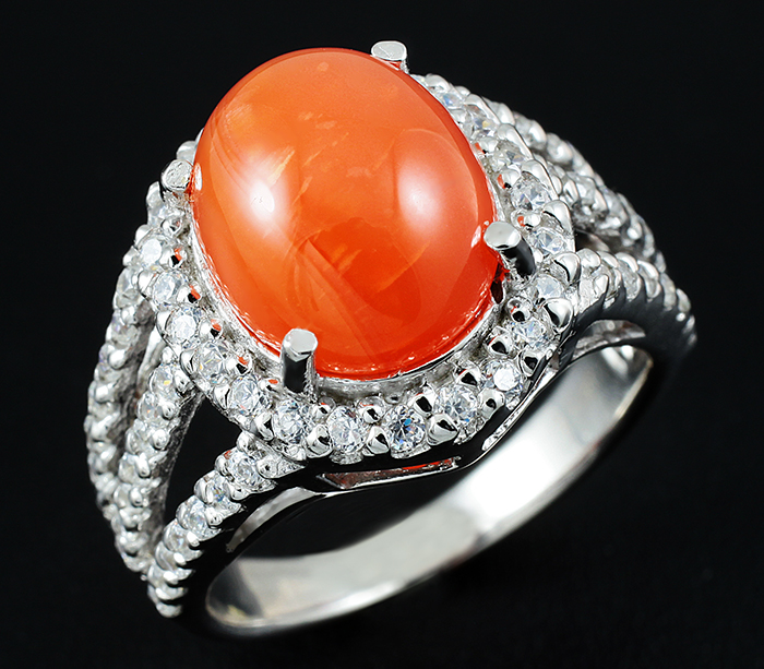 Кольцо с ярким корнелианом