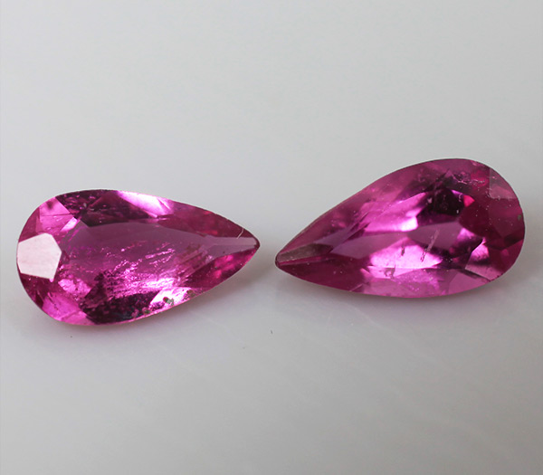 Пара рубеллитов турмалинов 0,56 карат