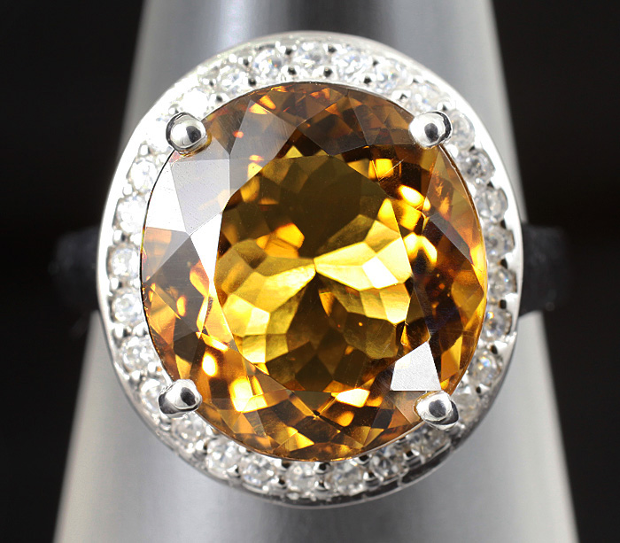 Превосходное кольцо с золотистым цитрином