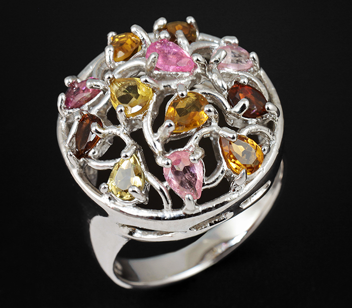 Ажурное кольцо с разноцветными турмалинами