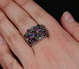 Роскошное кольцо с родолитами, цаворитами и синими сапфирами Серебро 925