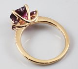 Кольцо с сапфиром со сменой цвета и бриллиантами