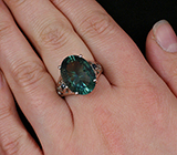 Кольцо с зеленым флюоритом и синими сапфирами Серебро 925