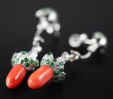 Серьги с solid кораллами, цаворитами гранатами и бриллиантами