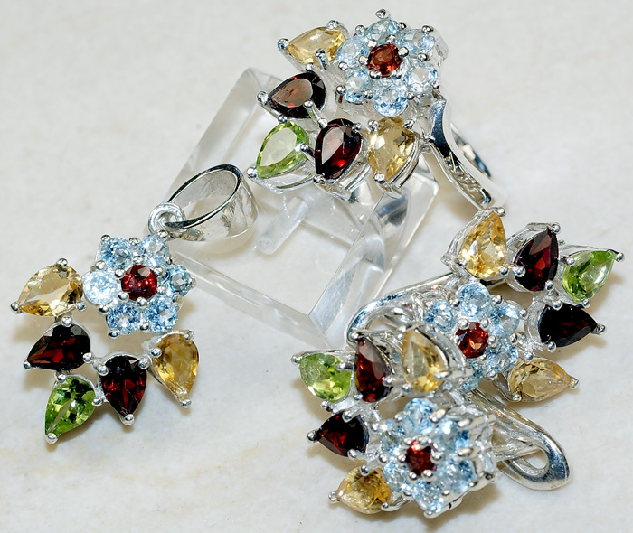 Комплект с самоцветами