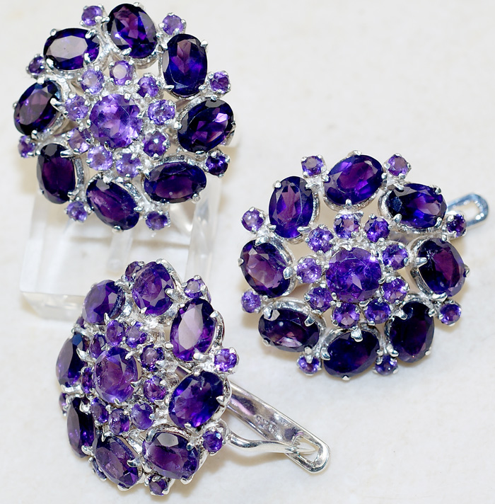 Роскощный комплект с аметистами