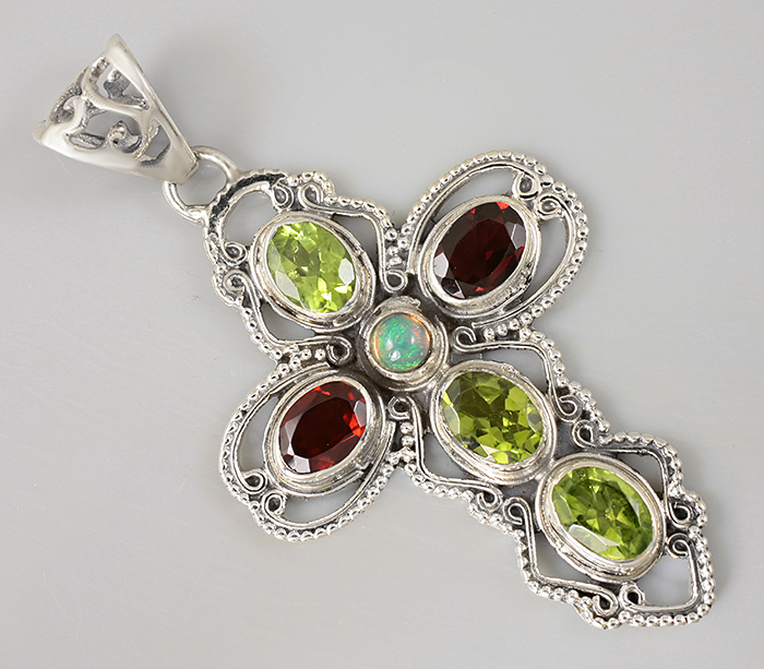 Кулон-крест с эфиопским опалом, перидотами и гранатами