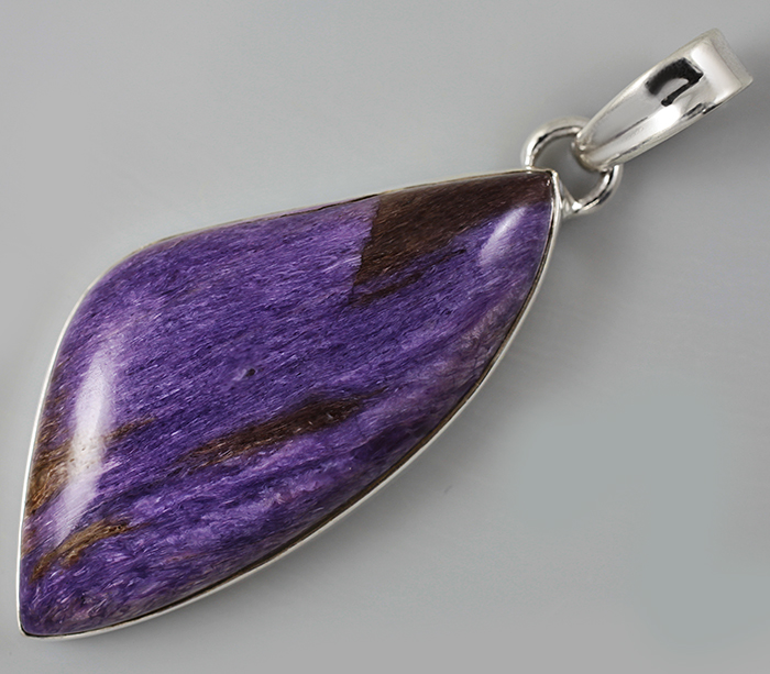 Кулон с чароитом