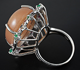 Крупное кольцо с лунным камнем, изумрудами и сапфирами Серебро 925