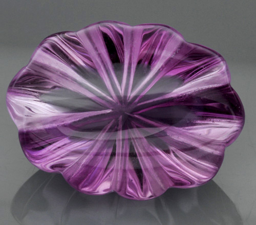 Аметист авторской огранки "Plum Blossom" 17,1 карат