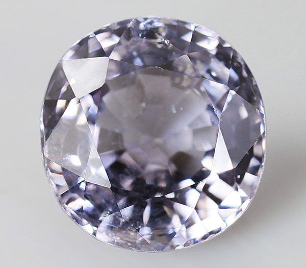 Серебристая шпинель 2,07 карат
