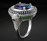 Кольцо c чистейшим полихромным танзанитом, синими сапфирами, цаворитами гранатами и бриллиантами