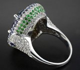 Кольцо c чистейшим полихромным танзанитом, синими сапфирами, цаворитами гранатами и бриллиантами