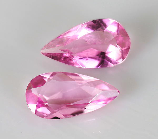 Пара пурпурно-розовых турмалинов 0,46 карат