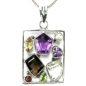 Стильный кулон с самоцветами