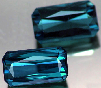 Пара индиголитов турмалинов 2,47 карат