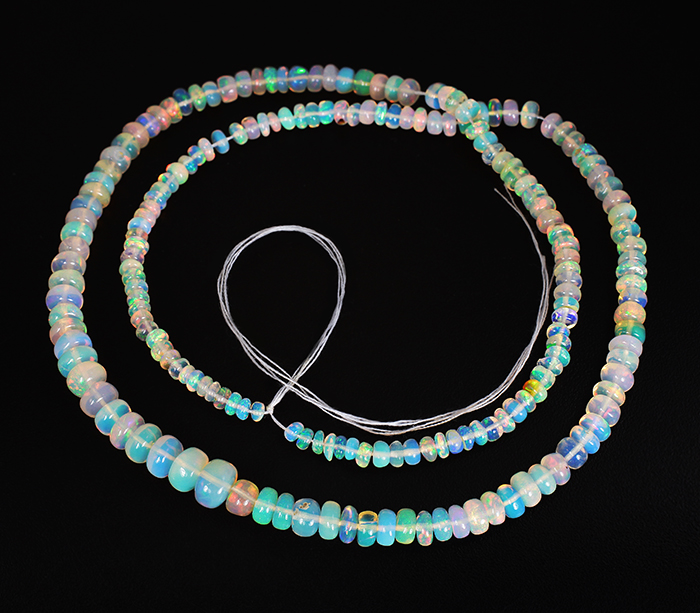 189 эфиопских опалов 30+ карат на нити