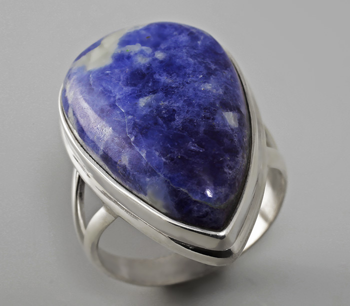 Кольцо с содалитом