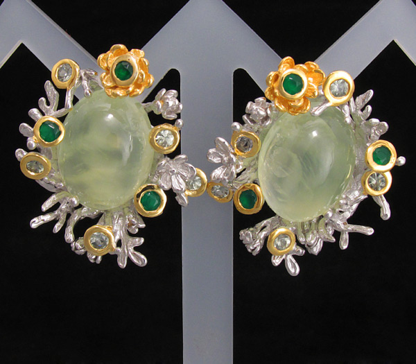 Серьги из серербра 925 пробы с пренитами, агатами и сапфирами.
