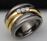 Кольцо из серебра 925 пробы с бесцветными сапфирами. Серебро 925