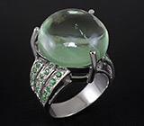 Кольцо с крупным кабошоном зеленого аметиста и цаворитами Серебро 925
