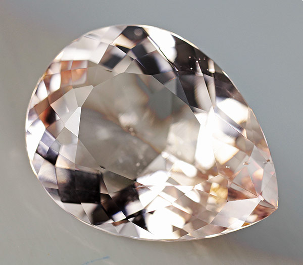 Крупный морганит 14,4 карат