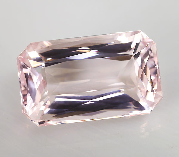 Морганит 8,04 карат