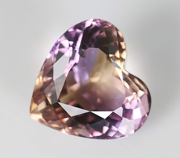 Чистейший аметрин 6,03 карат