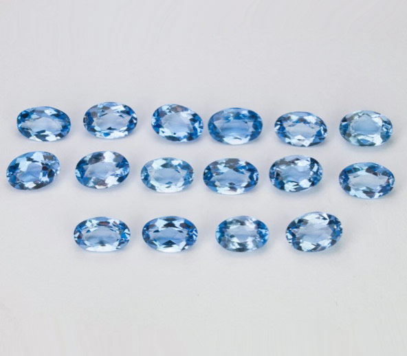 Набор из 16 аквамаринов 7 карат