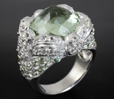 Крупное кольцо c празиолитом, зелеными сапфирами и бесцветными топазами Серебро 925