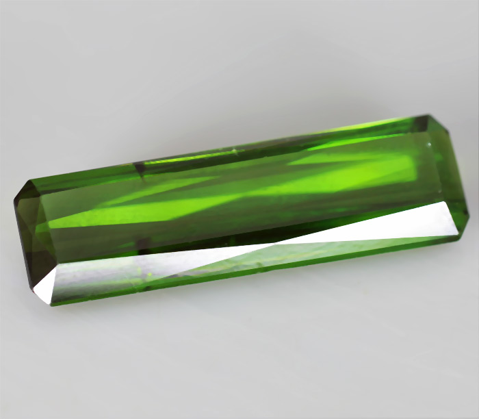 Сочно-зеленый турмалин 3,14 карат