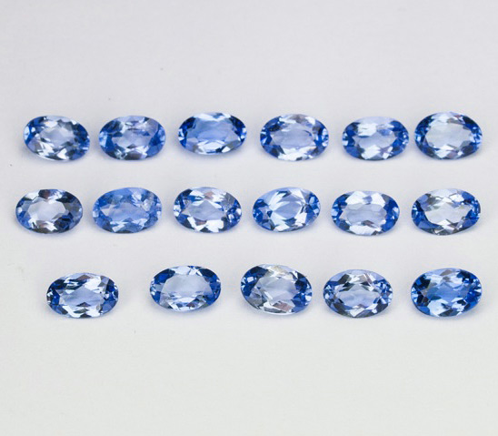 Набор из 17 аквамаринов 7,19 карат