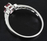 Изящное кольцо с пурпурно-розовой шпинелью 0,34 карат Серебро 925