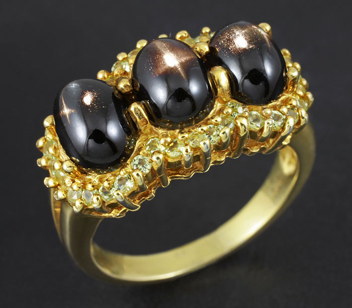 Кольцо со звездчатыми диопсидами и перидотами