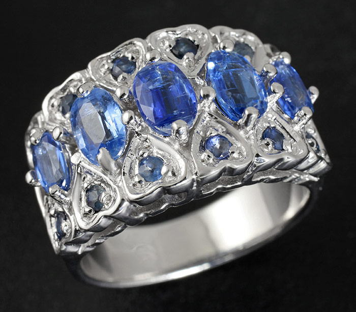 Кольцо с кианитами и синими сапфирами