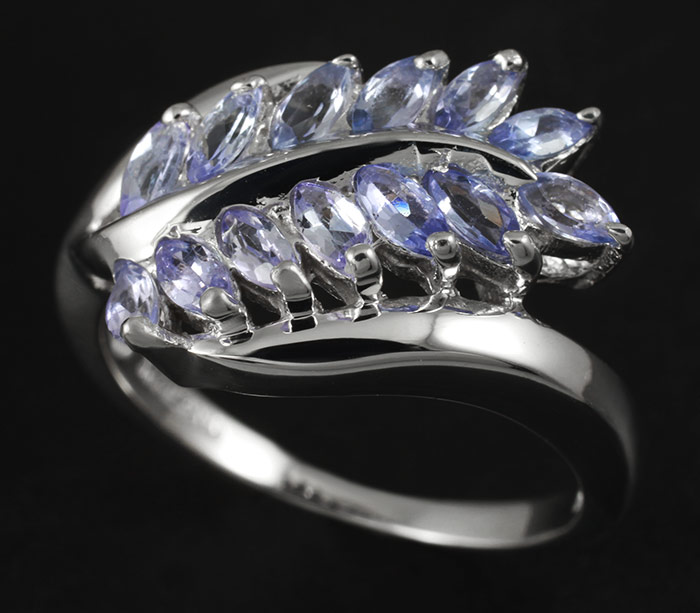 Прелестное кольцо с танзанитами Серебро 925