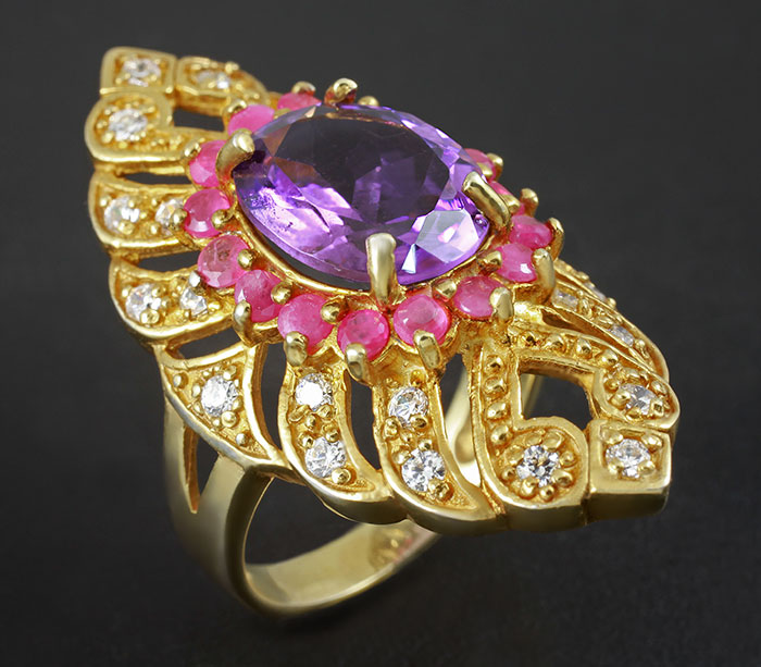 Кольцо с аметистом и пурпурными сапфирами