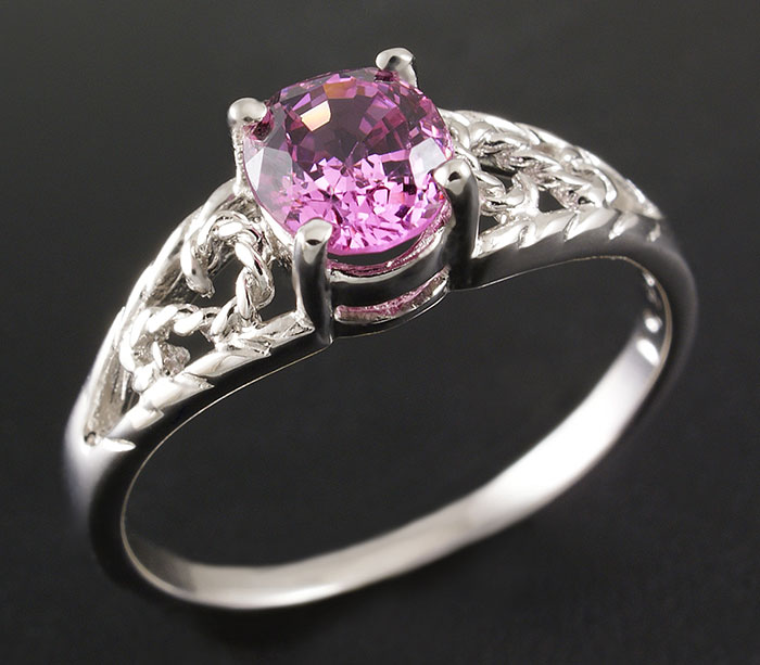 Кольцо с розовой шпинелью 0,72 карат