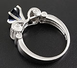 Кольцо с чистейшей синей шпинелью и бриллиантами Золото