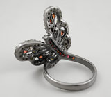 Кольцо "Бабочка" c рубинами, цаворитами гранатами, оранжевыми и желтыми сапфирами Серебро 925