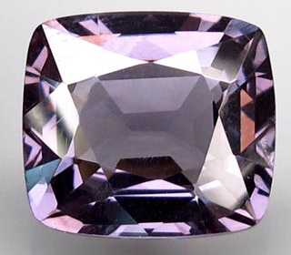 Крупная шпинель высокой чистоты 4,38 карат