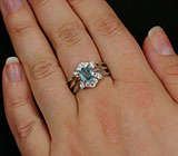 Элегантное кольцо с небесно-голубым апатитом 0,95 карат Серебро 925